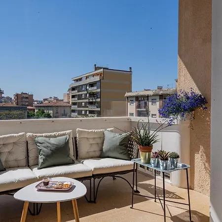 Maison d'hôtes Skyline View Suites-nue 3*